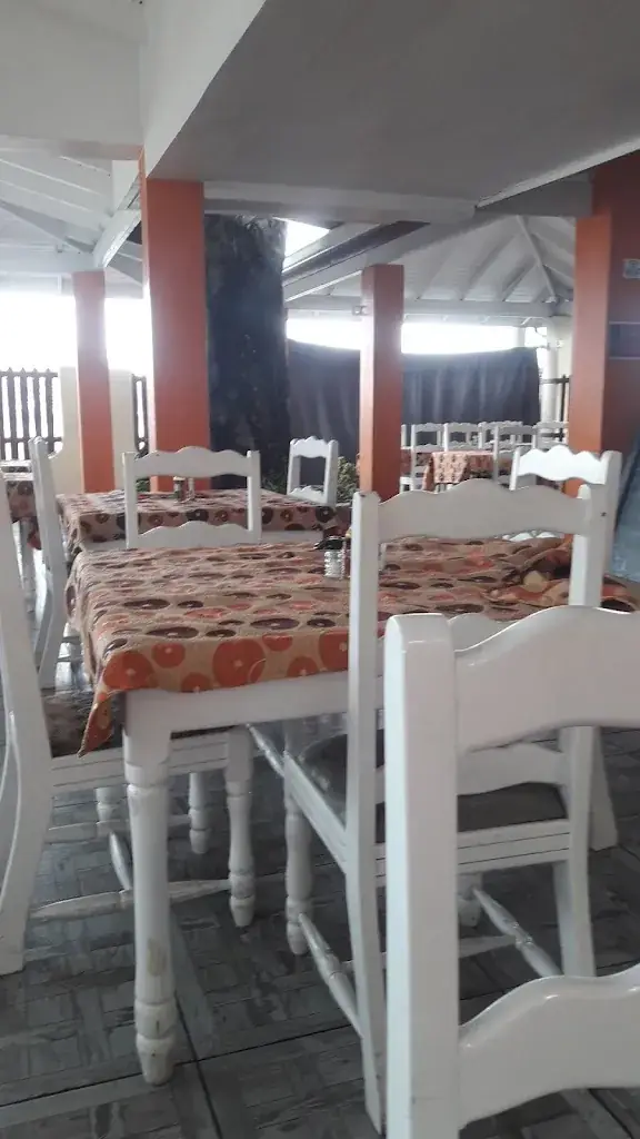 Jes-Sé Knight_Seaview Restaurant & Bar_Lucia_recensione