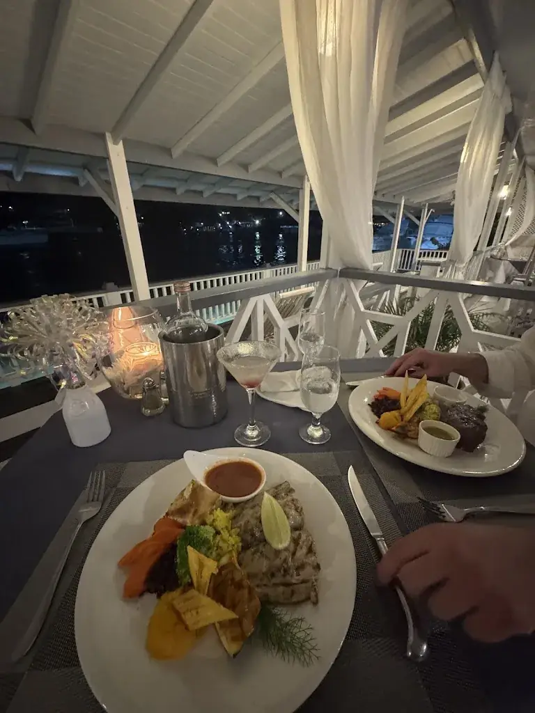 ash_Jacques Waterfront Dining_Lucia_review