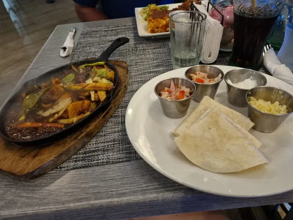 Ben Small_Matthew's Rooftop Restaurant_Lucia_review