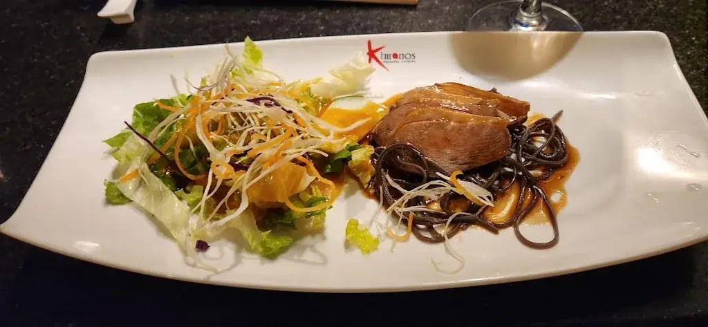 Kimonos_Lucia_slider_image_3