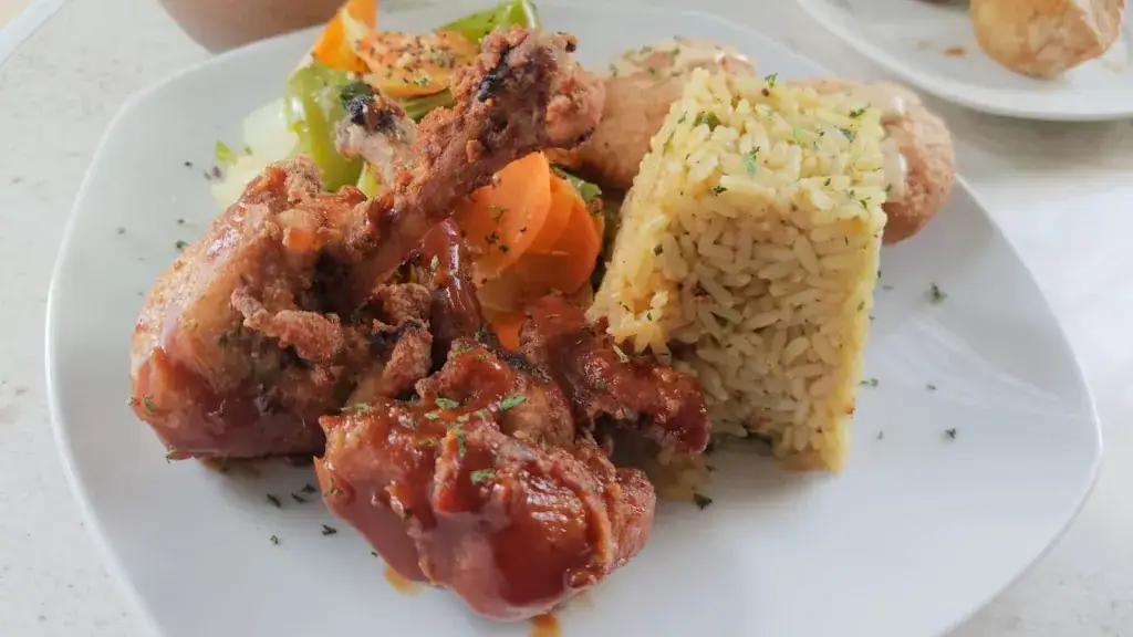 Quisine | The Little Bistro_Lucia_slider_image_3