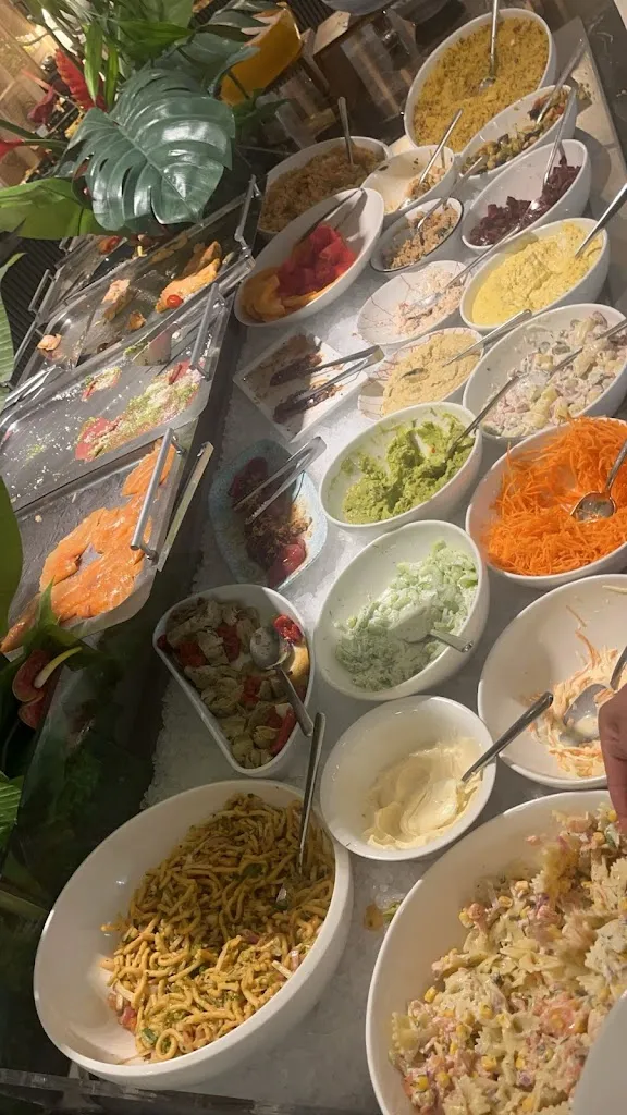 Sophia Ml_Les Oliviers - Restaurant Golden Tulip Hôtel_Limonest_review