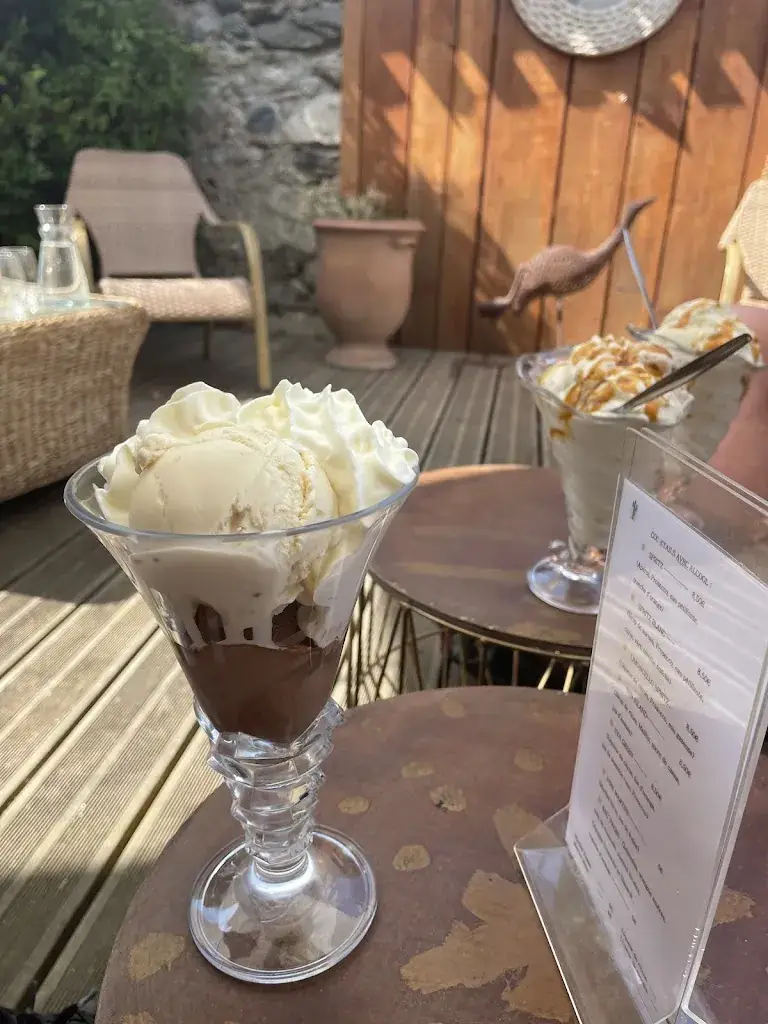 April De Wilde_Le clos de l'abbaye_Caunes-Minervois_review