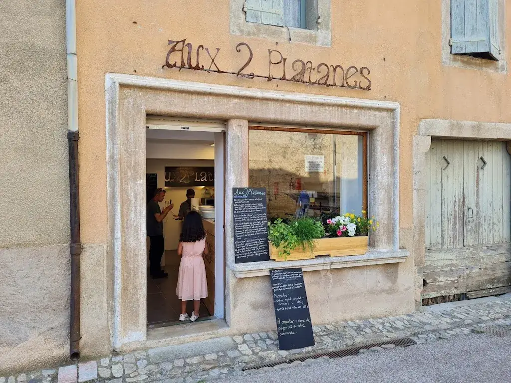 Aux Deux Platanes restaurant in Caunes-Minervois