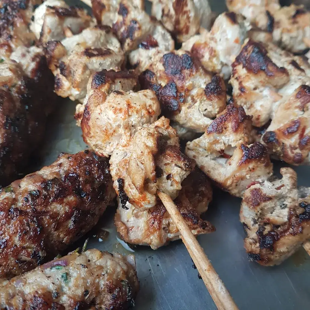 Aux Deux Platanes_Caunes-Minervois_slider_image_2