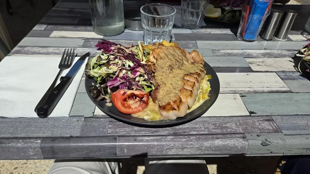 sylvie giraudel-defremont_La Taverne_Caussade_recensione