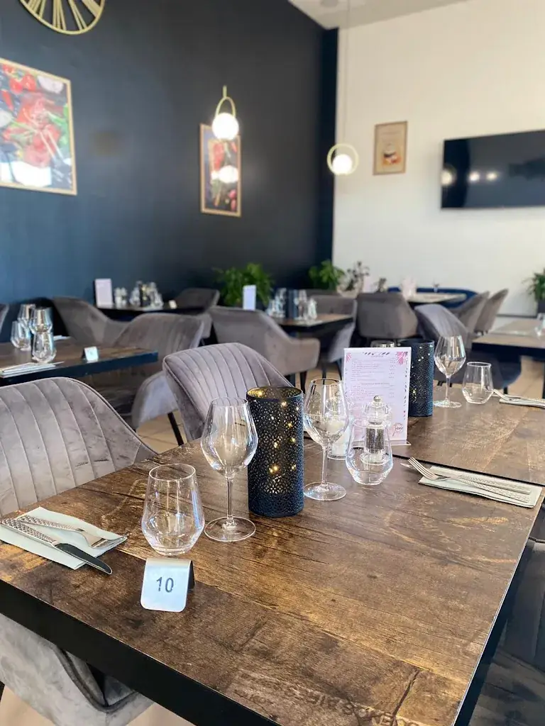 Restaurant Yana restaurant in Castelsarrasin