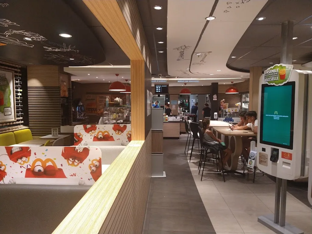 Phillip Spencer_McDonald's_Castelsarrasin_review