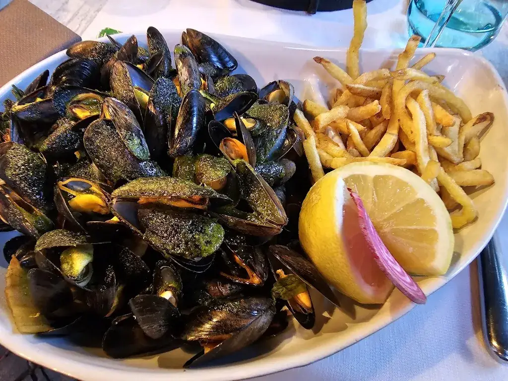 Deborah Bergson_La Terrasse du Cloître_Moissac_review
