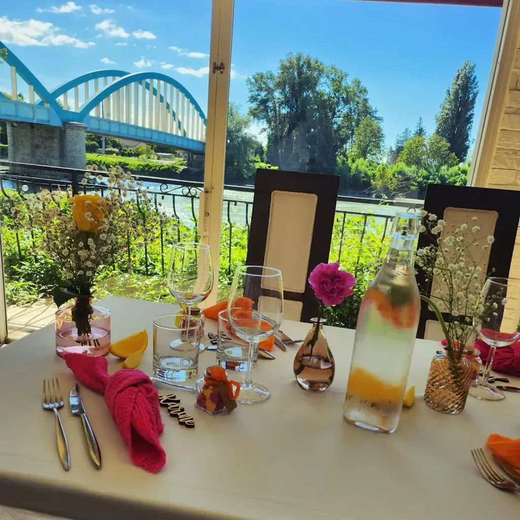 Au Fil de L'Eau loyettes restaurant in Loyettes