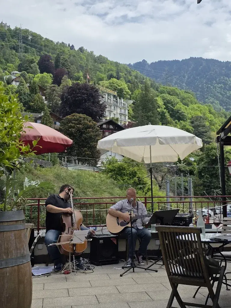 Aric M_Buffet de la Gare de Glion_Montreux_review