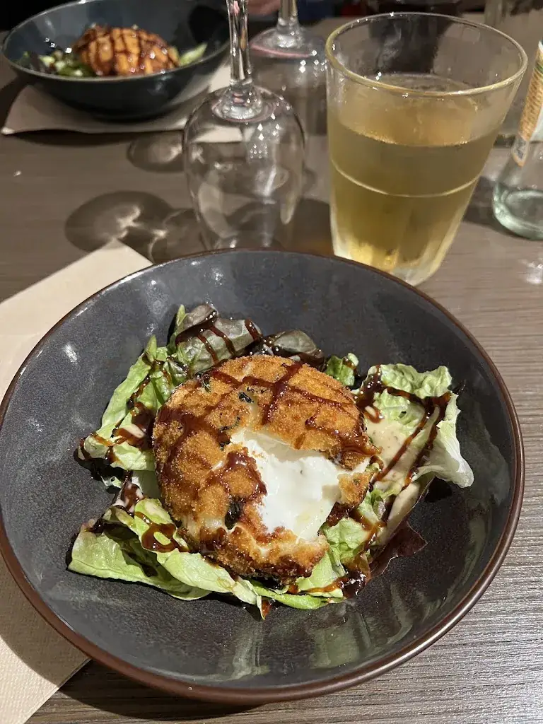 Laura Gréau_Les Arcades Restaurant_Loyettes_review