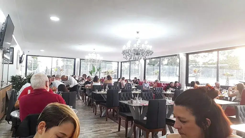 Le Lion's - Resto & Club_Loyettes_slider_image_2