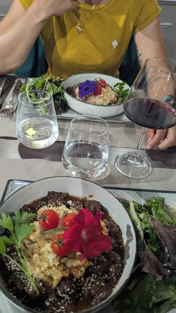 Hélène A_Le refuge_Cauterets_review