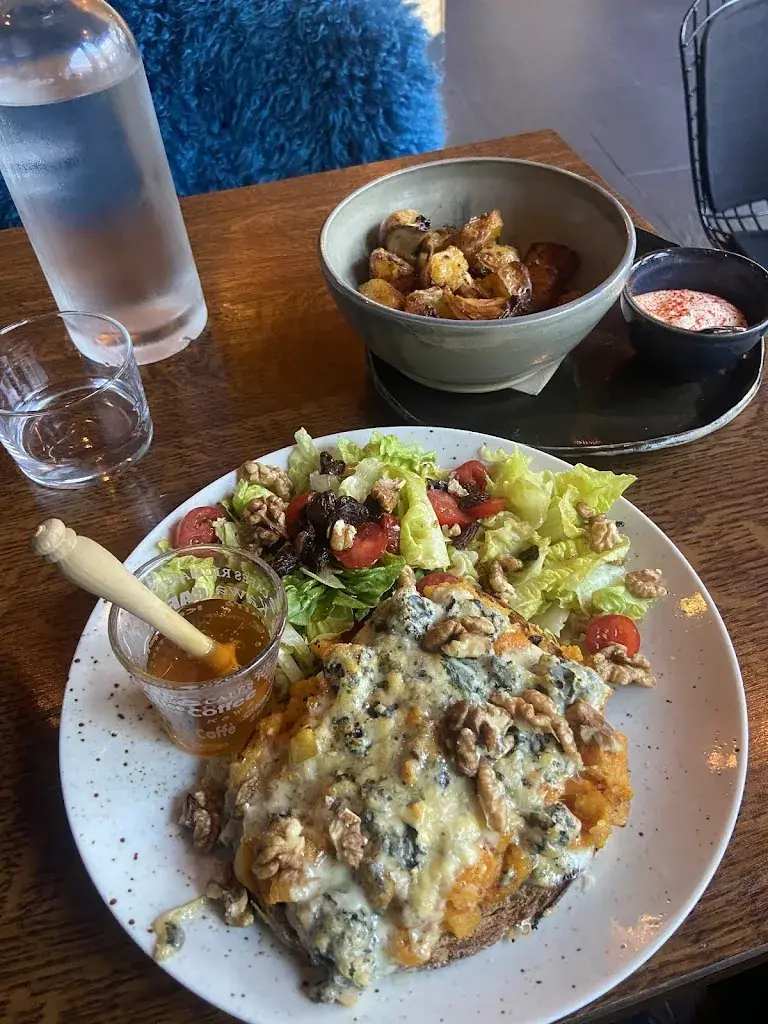 letitia duguet_LA PIQUE LONGUE_Cauterets_review