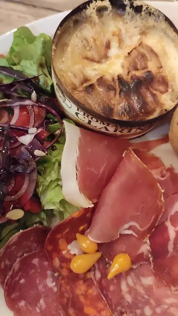 Natural Takka Restaurant_Cauterets_slider_image_2