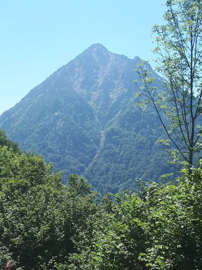 Luc Frachon_Chalet De La Reine Hortense_Cauterets_review