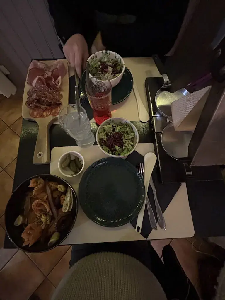 Léna Rouffignac_La Patte d’Ours_Cauterets_review