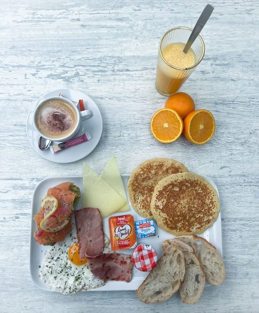 Le Royalty Brasserie Cauterets_Cauterets_slider_image_2