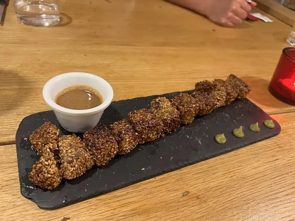 Joseph Louca_Le Coq Hardi invite Le Canard Déchaîné_Cauterets_avis