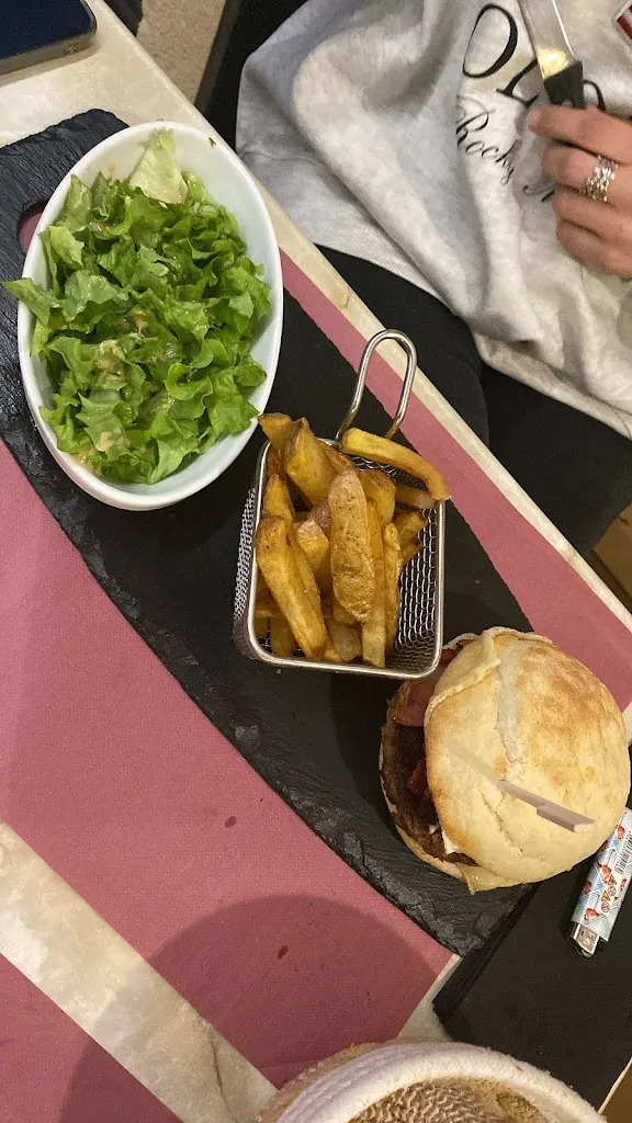 Clarisse Pouilly_O'3M Bar/Restaurant_Cazaubon_review