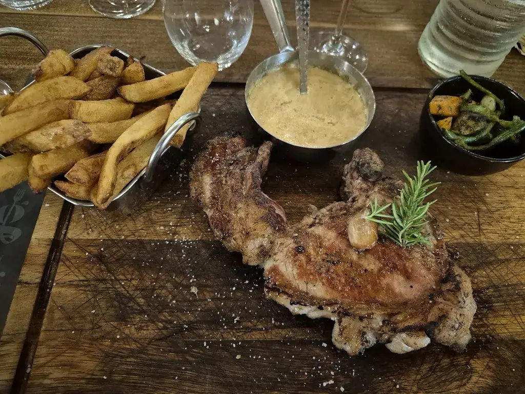 Myriam Dumonteuil_Restaurant Georges_Cazilhac_review