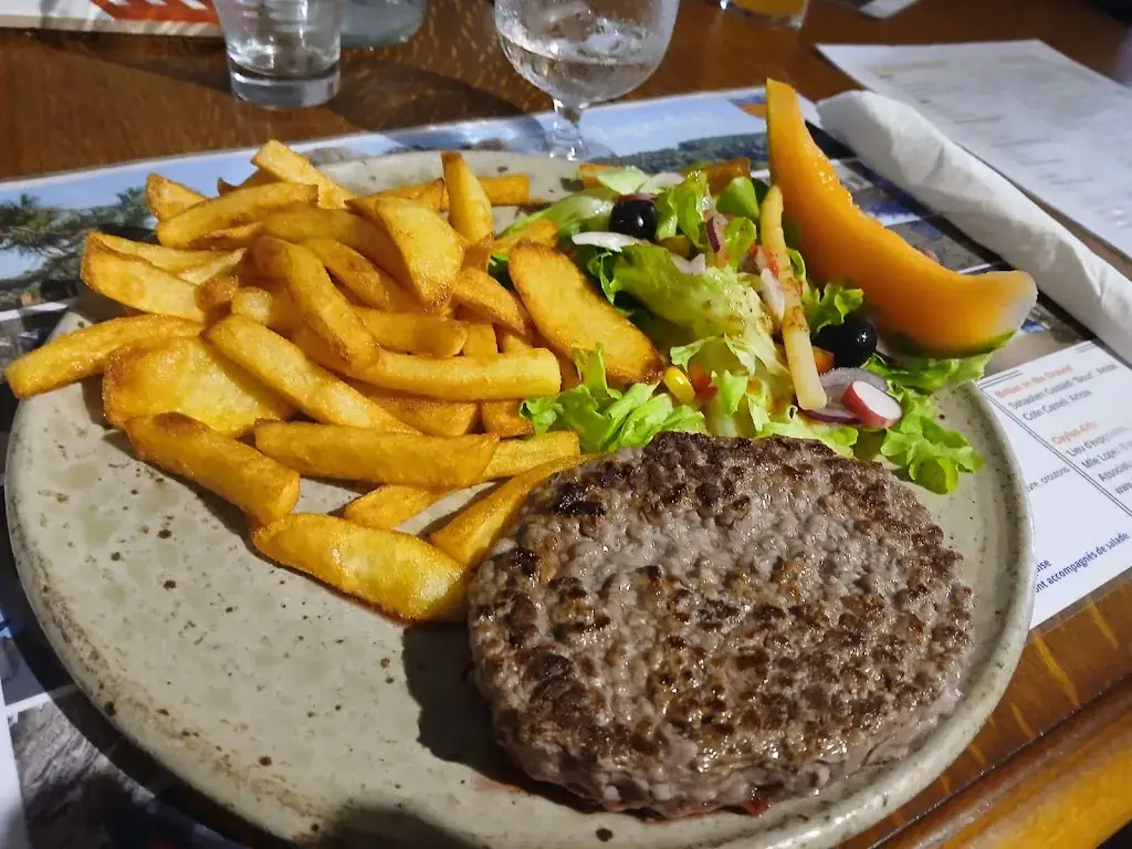 Le Lagardere_Caylus_slider_image_3