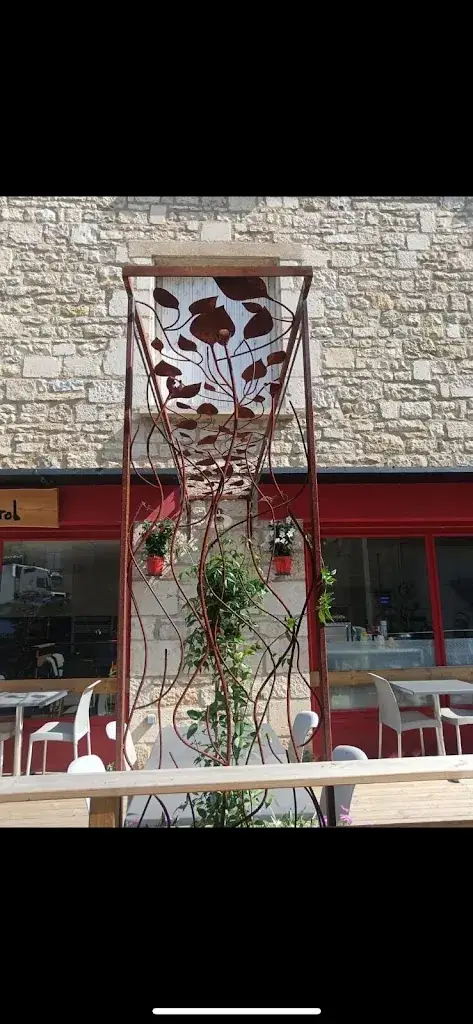 la table de l'esquirol restaurant in Caylus