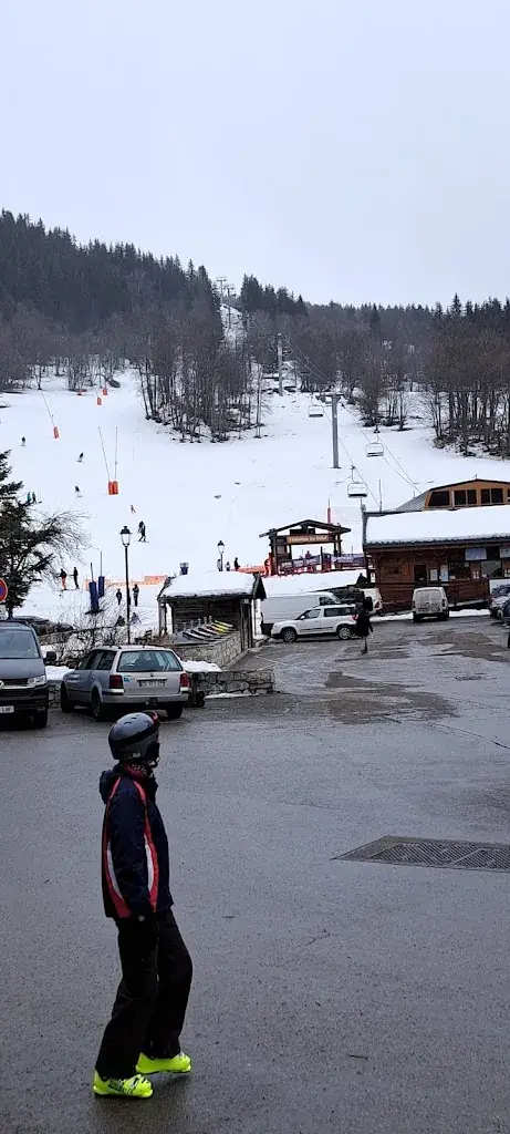 Elliott Turner_La Terrasse du Village_Allues_Bewertung