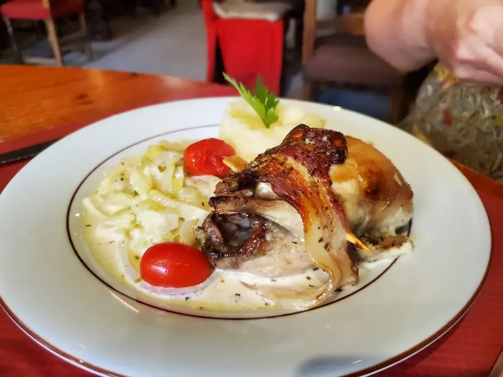 Traveler McShmaveler_auberge de la grange du cros_Saillac_review