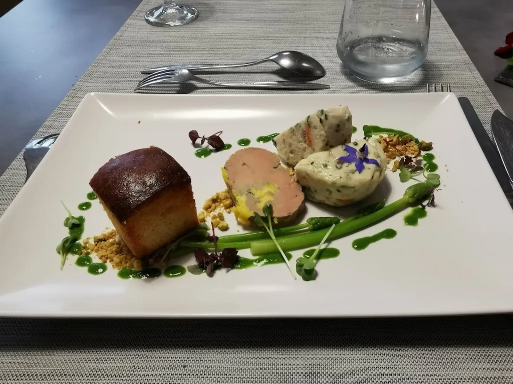 L'auberge Des Sens restaurant in Saint-Antonin-Noble-Val