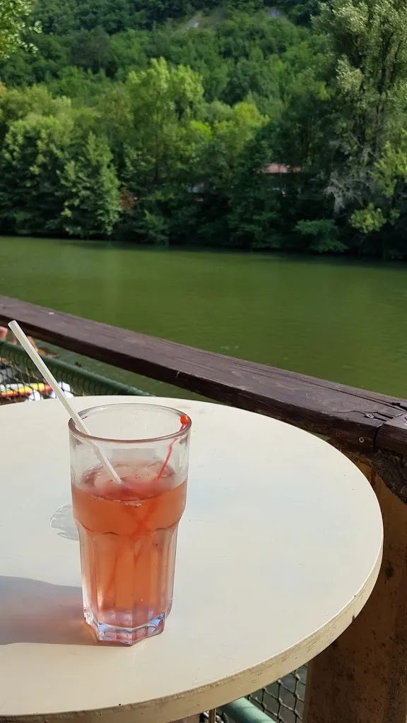 Emma Boyancé_Guinguette de la Plage_Saint-Antonin-Noble-Val_review