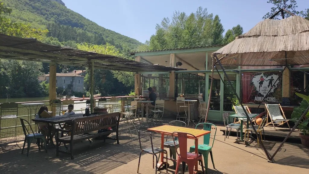 Guinguette de la Plage restaurant in Saint-Antonin-Noble-Val