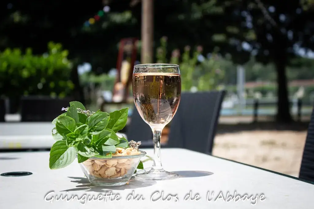Guinguette "Le Clos de l'Abbaye" restaurant in Cendras