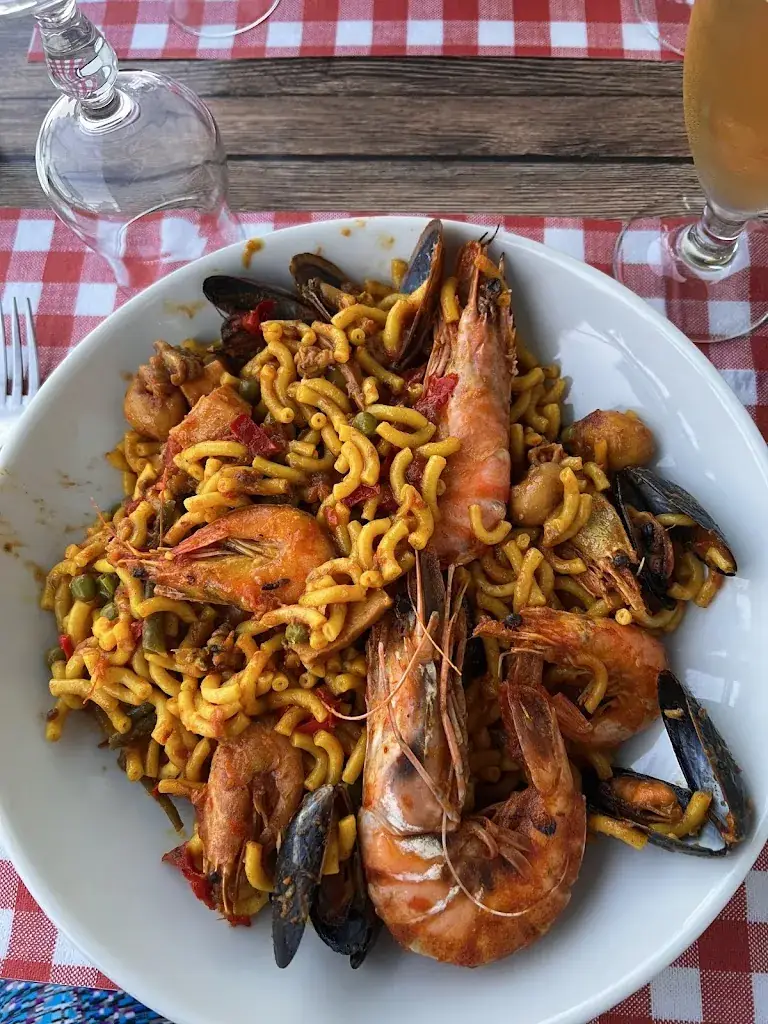 Youlia Hernandez_Bar Restaurant Guinguette Du Galeizon_Cendras_review