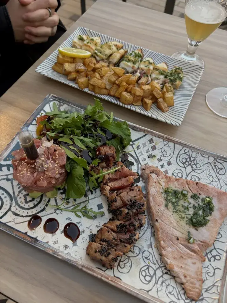 wiktoria bełz_Menja i calla_Cerbère_recensione