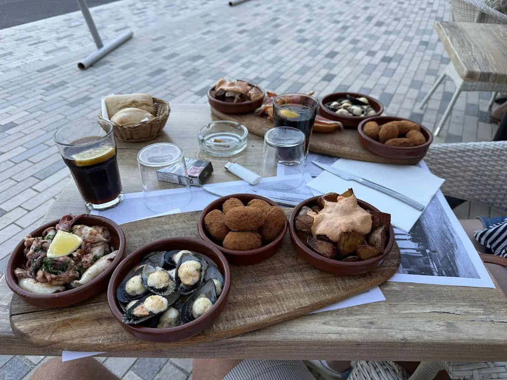 Restaurant de la Plage. Bar_Cerbère_slider_image_3