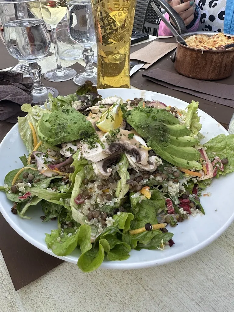 Sandy Tseng_Les Castors_Allues_review