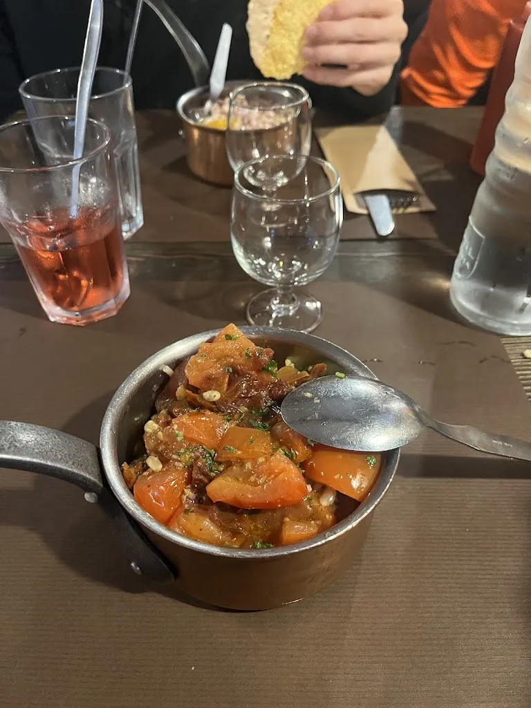 lisanne b_Les Castors_Allues_review