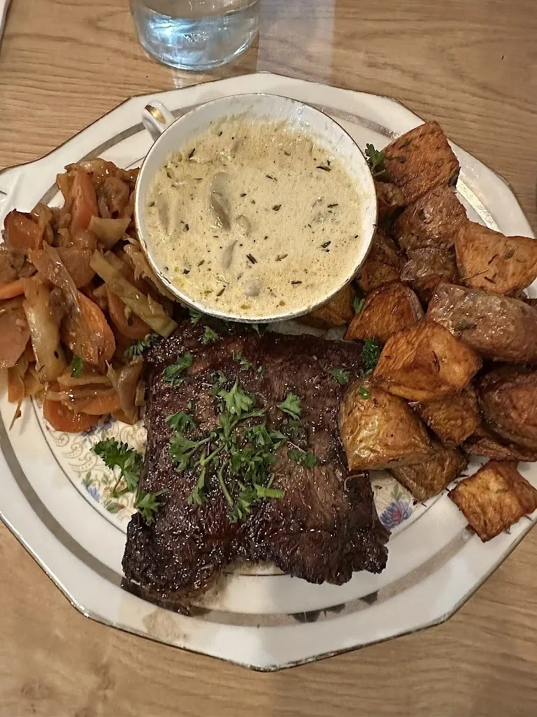 Emeline Besquent_Cigales et gourmandises traiteur_Cessenon-sur-Orb_review