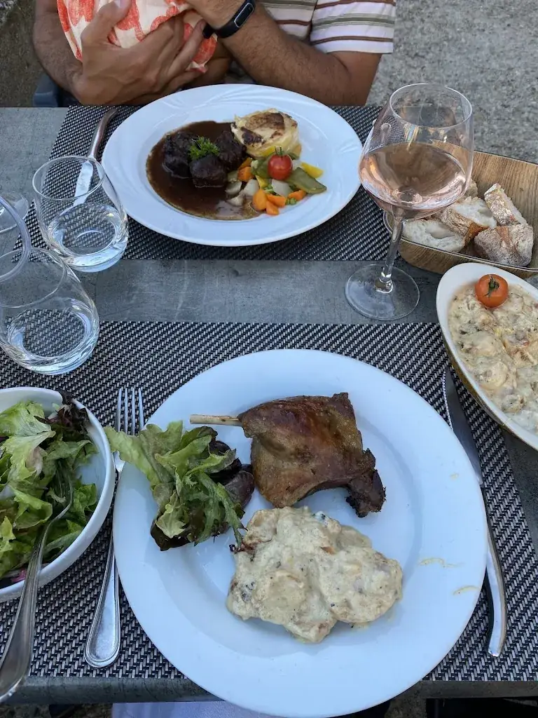 Kate Welna_Auberge Du Ripailleur_Dore-l'Église_review