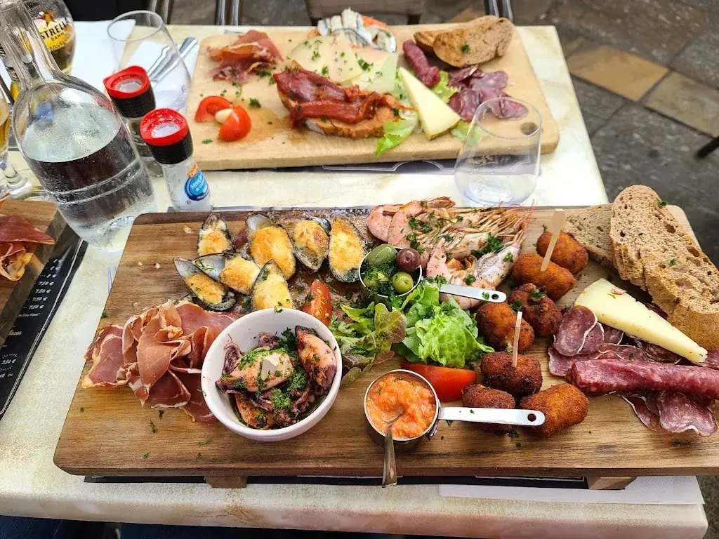 Le France_Céret_slider_image_3