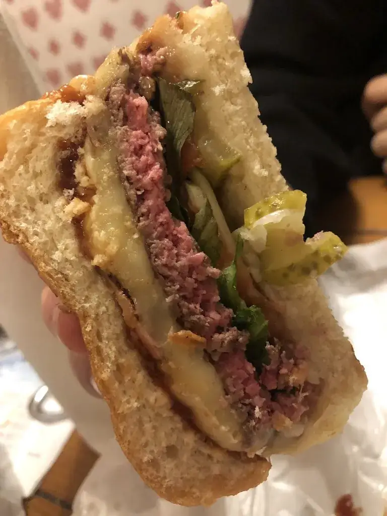 Serban D_Chez Bif_Allues_review