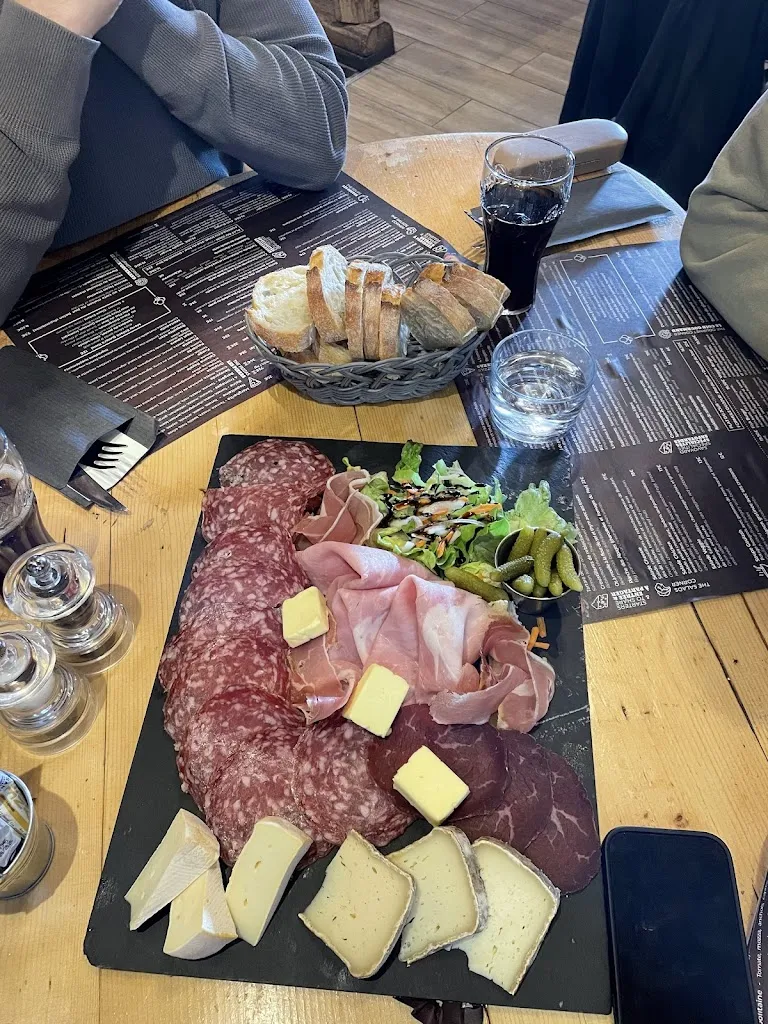 Yaëlle Assous_Le Rastro_Allues_review