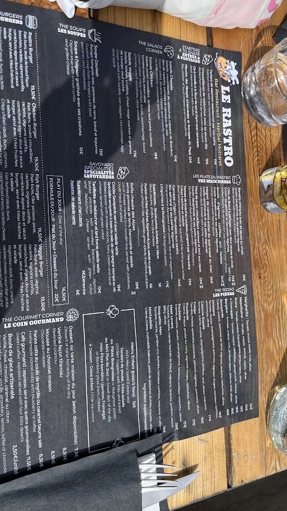 Kasia Majewska_Le Rastro_Allues_review