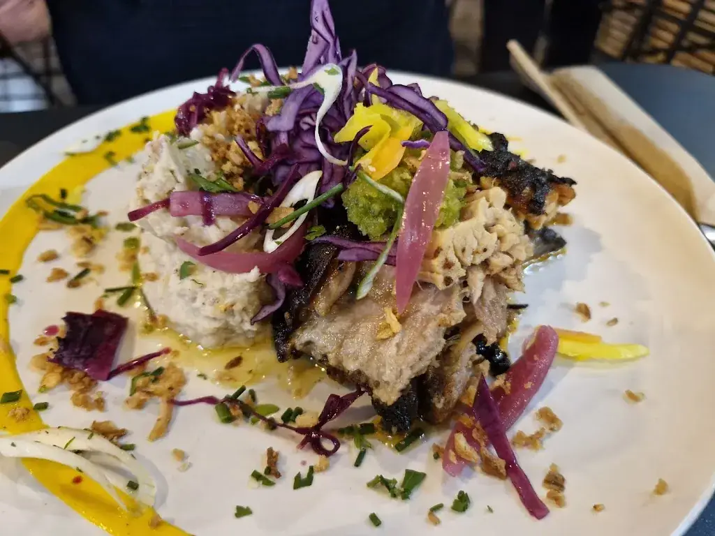 Slowly_Jacou_slider_image_2