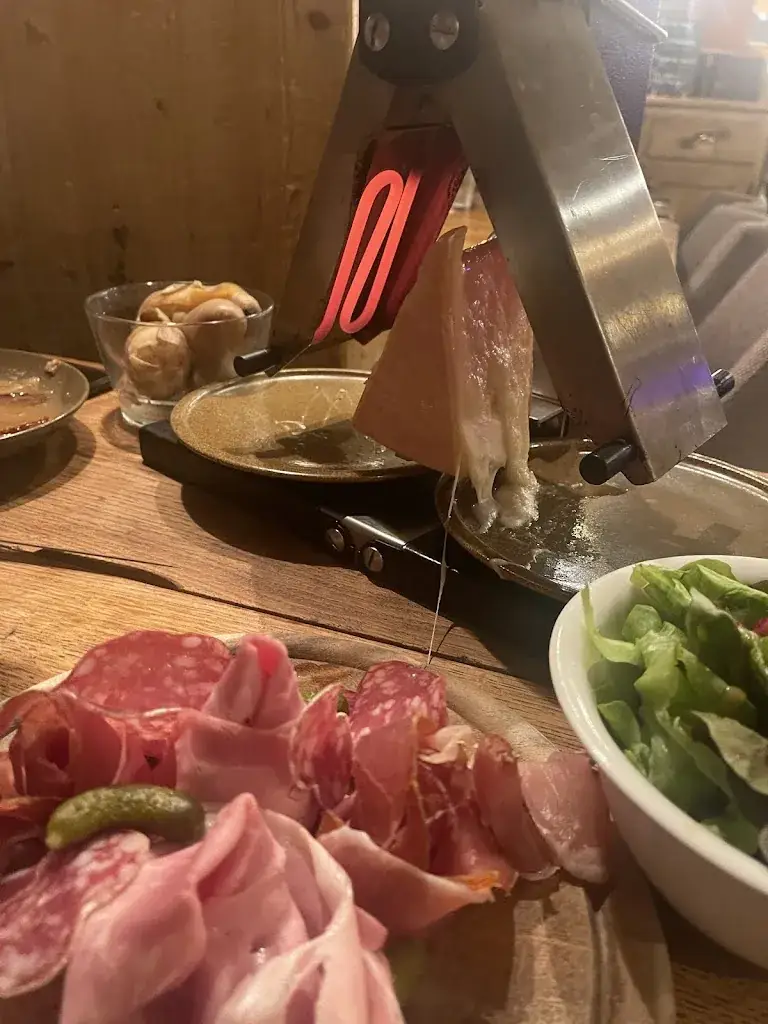 Tina W_Brasserie du Petit Savoyard_Tignes_review