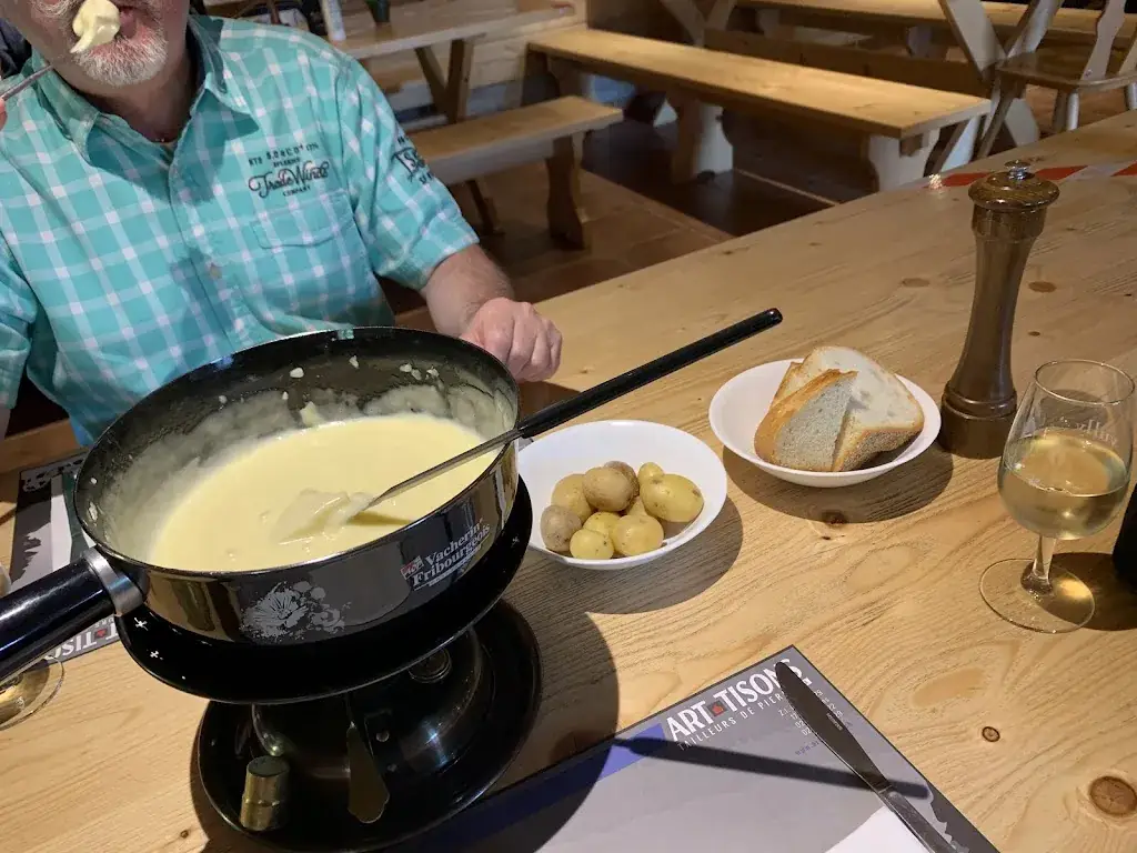 Andreas Kuoni_Buvette Crau Rappo Ouvert de Juin à fin septembre 7/7_Mouret_review