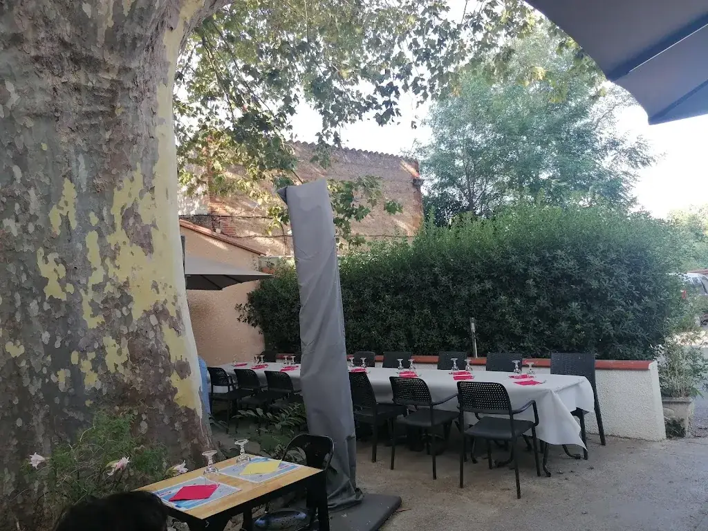 Bar Tabac De L'Union restaurant in Claira