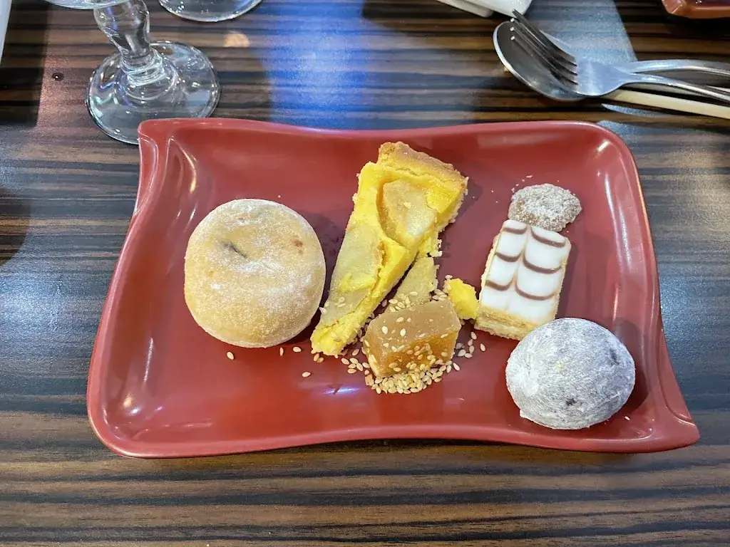 Danni Zimmo_Le Sakura Japonais_Rivesaltes_review